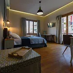 Central Rooms Hotel