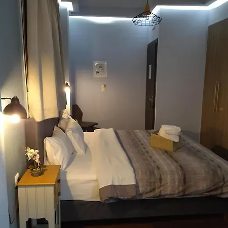 Central Rooms 2*