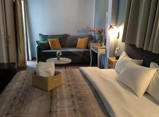 Central Rooms Hotel 2*